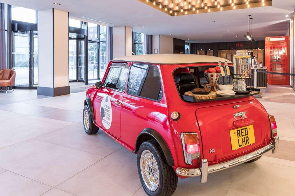 Radisson Red Hotel London Heathrow Exteriér fotografie