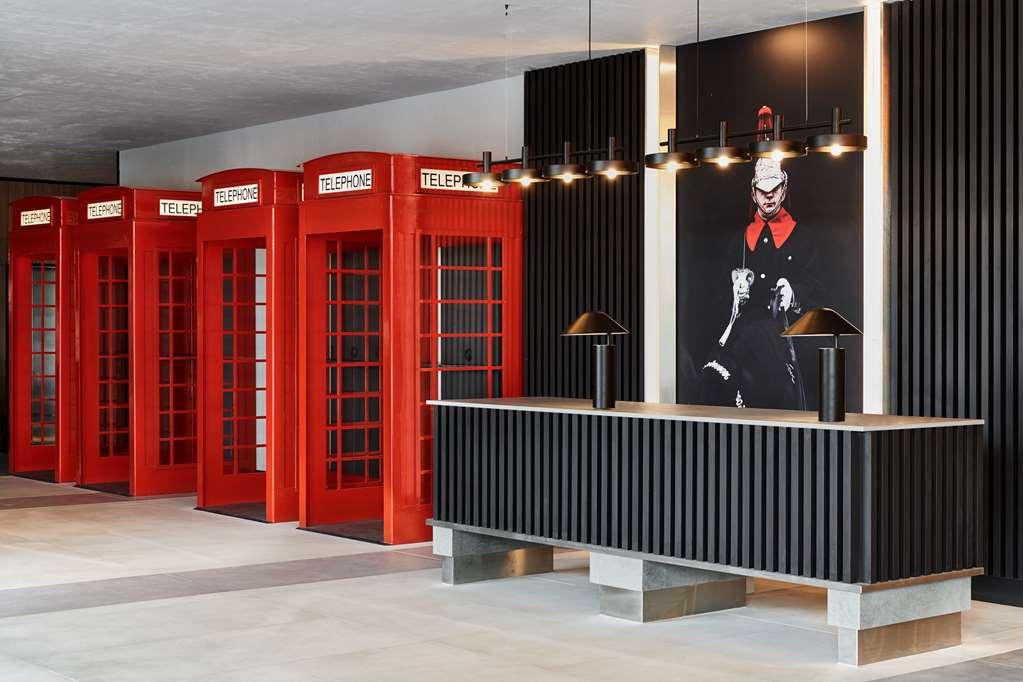 Radisson Red Hotel London Heathrow Exteriér fotografie