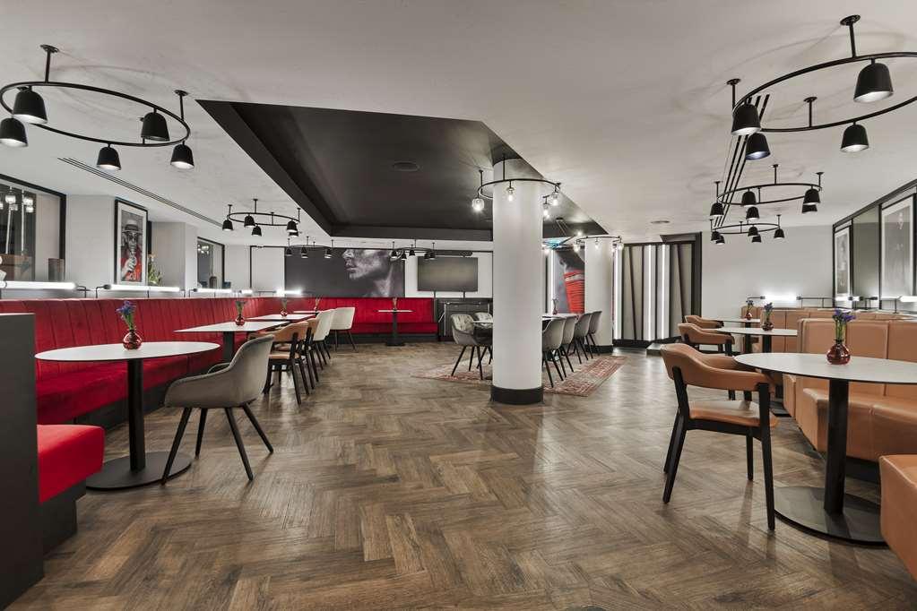 Radisson Red Hotel London Heathrow Restaurace fotografie
