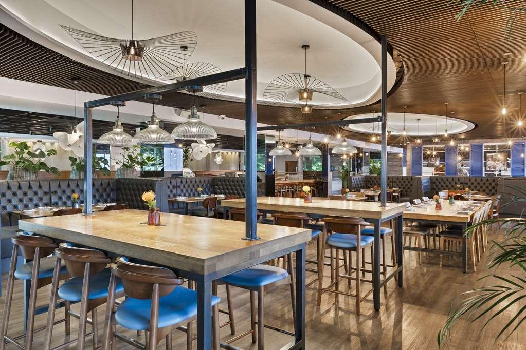 Radisson Red Hotel London Heathrow Restaurace fotografie