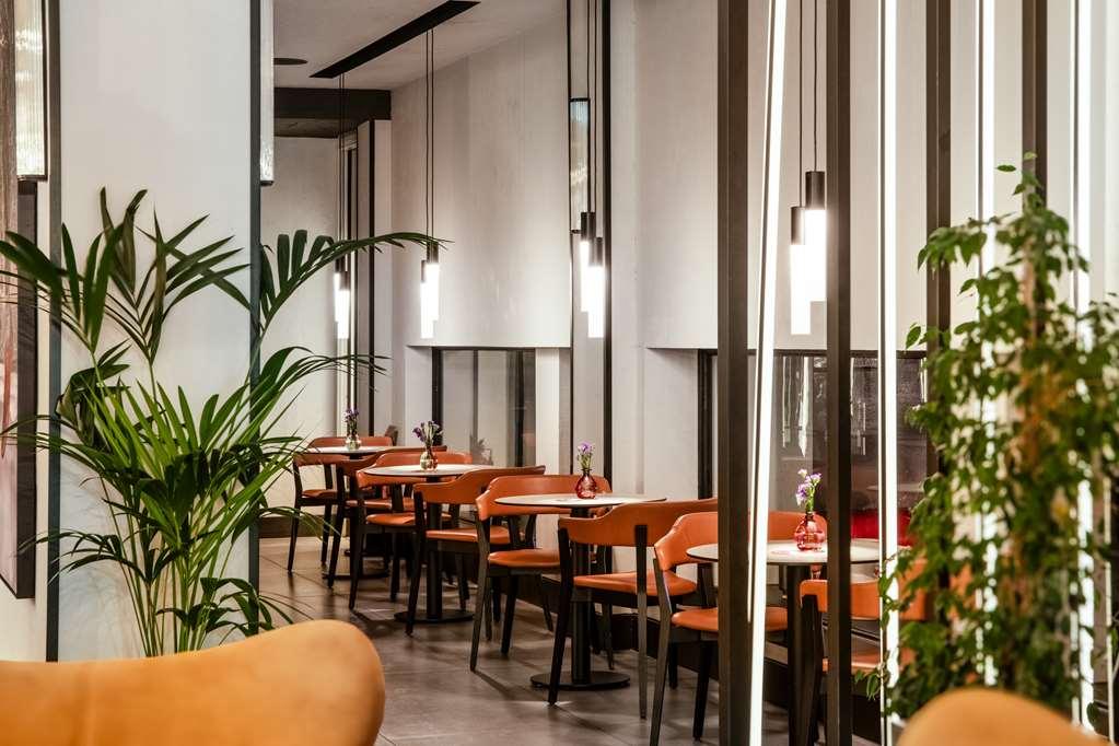Radisson Red Hotel London Heathrow Restaurace fotografie